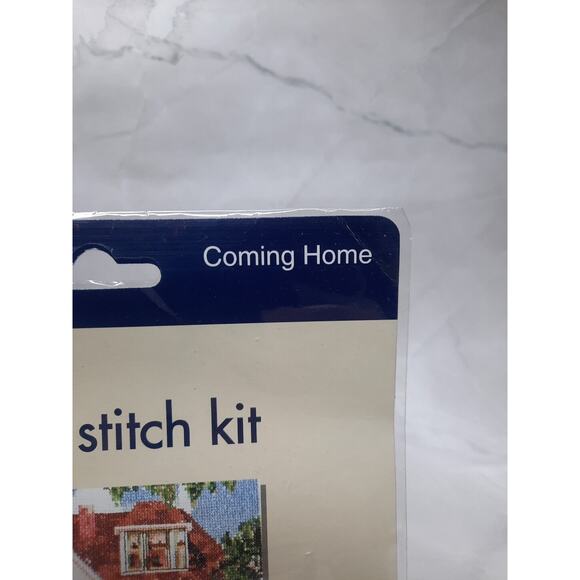 Crafters Square Cross Stitch Kit Coming Home 5x7 - Picture 3 of 6
